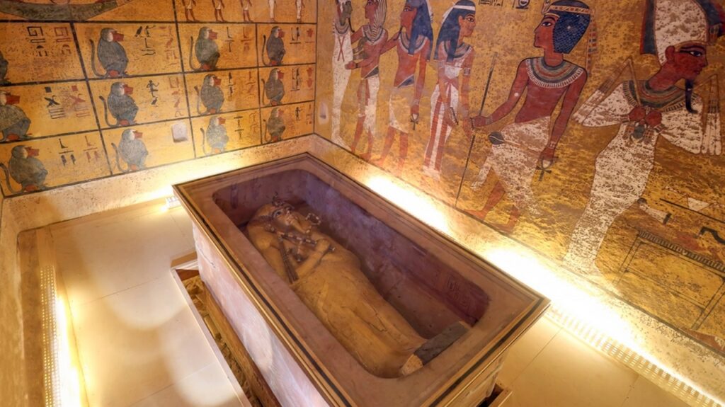 <p>A mummy discovered in the Valley of the Kings, known as the "Unidentified Queen," has yet to be conclusively identified, igniting intense debate among Egyptologists about her true identity and significance. Found in tomb KV35 alongside two other mummies, this young woman, likely a royal family member, died between the ages of 25-35. While DNA testing links her closely to Pharaoh Tutankhamun, possibly as his mother, her exact identity remains a mystery.</p>