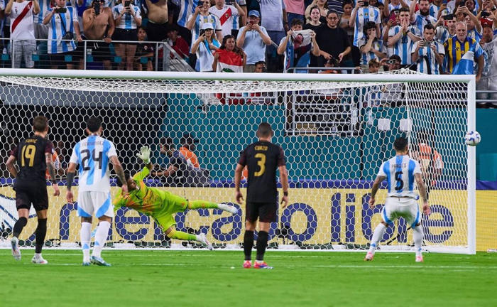 el gran gesto de ángel di maría con leandro paredes en el triunfo de argentina ante perú por la copa américa