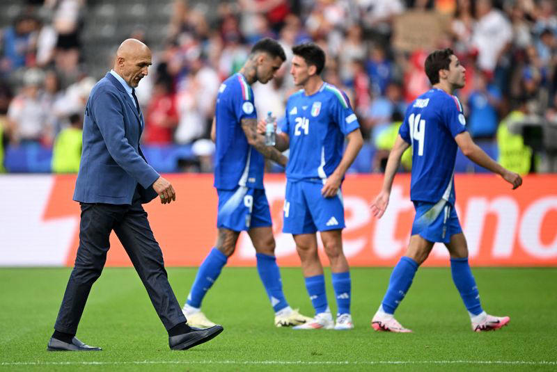 soccer-italian media fume at euros exit, spalletti grasps for excuses
