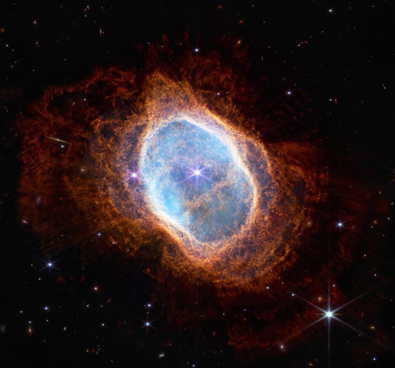 A planetary nebula, seen by the Webb telescope's NIRCam instrument. (Photo: NASA)