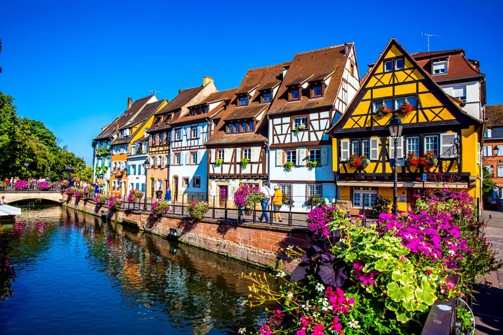the-most-scenic-towns-and-villages-in-france