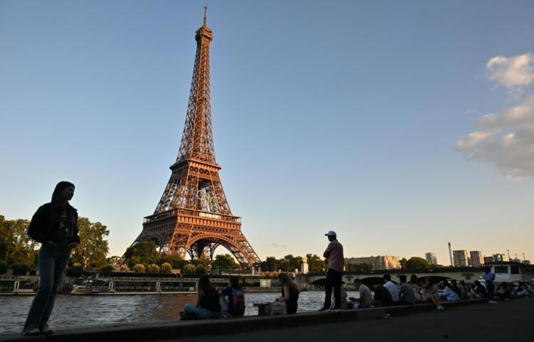 Juste au pied de la Tour Eiffel, le Parc des champions verra les athlètes médaillés célébrer leur récompense avec le public