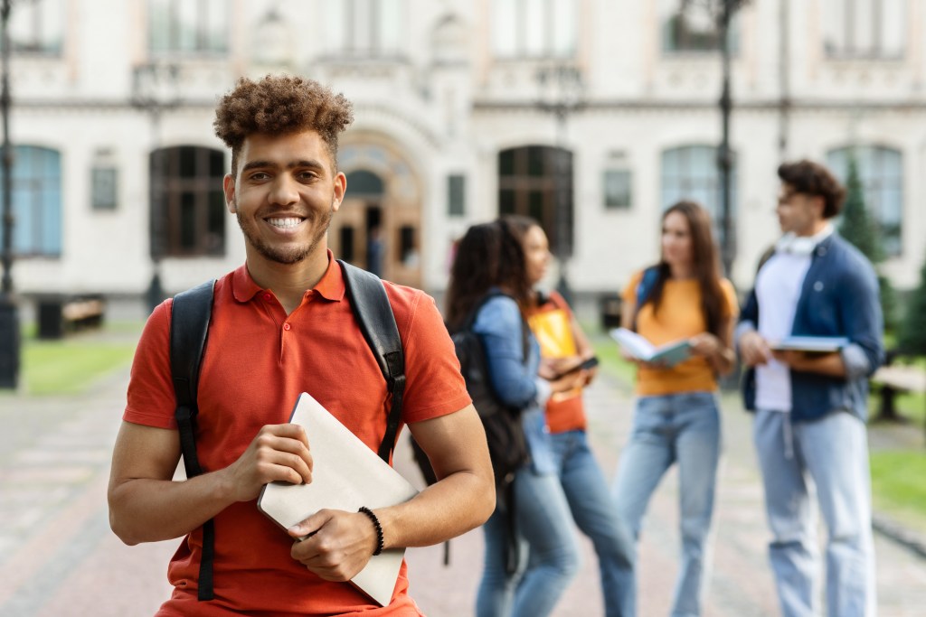 Dorm Room Must Haves for New College Students