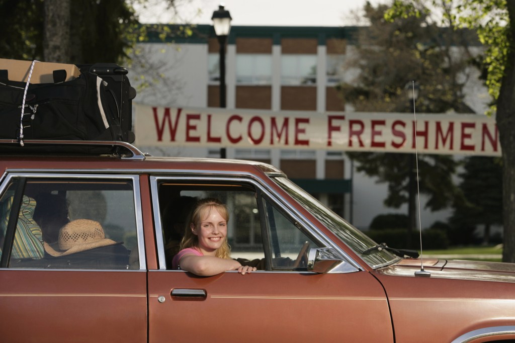 Dorm Room Must Haves for New College Students