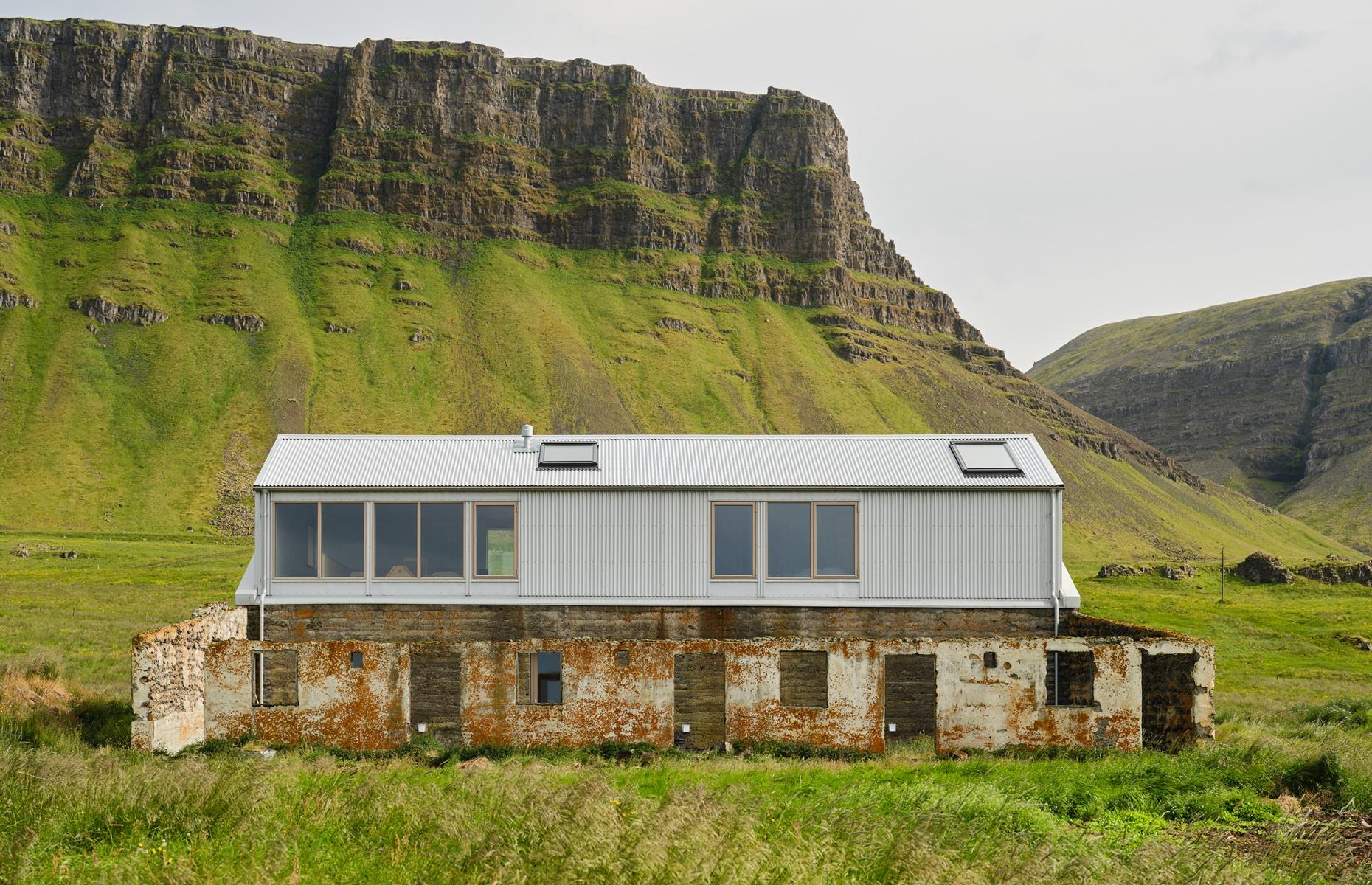 Beautiful Barns Around The World With A Stylish Modern Finish