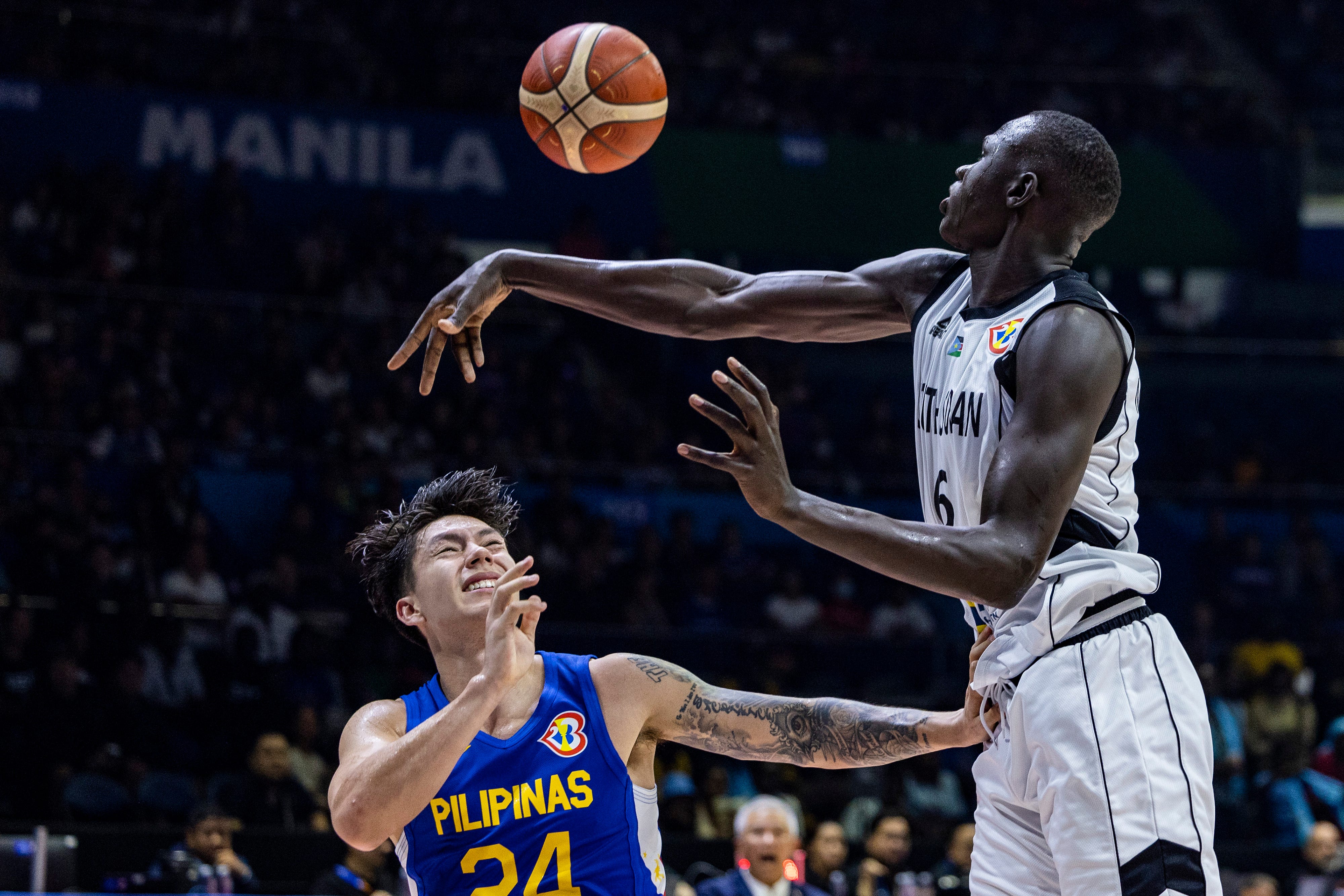 Duke Basketball's Khaman Maluach Throws Down Dunk Against Team USA In ...