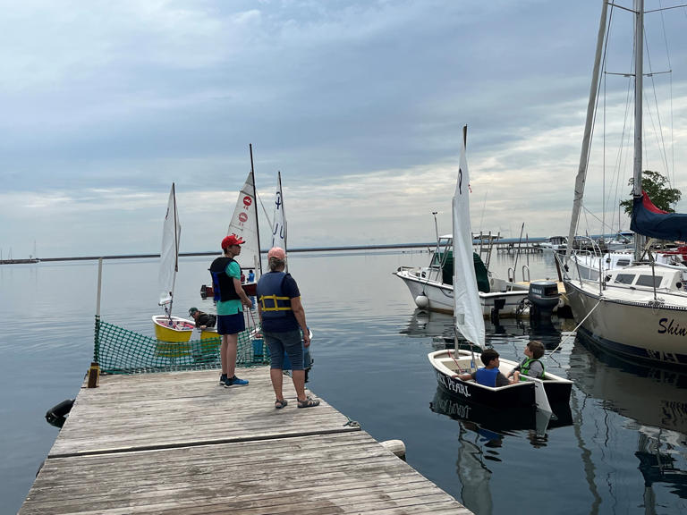 marquette-yacht-club-offering-youth-summer-sailing-lessons