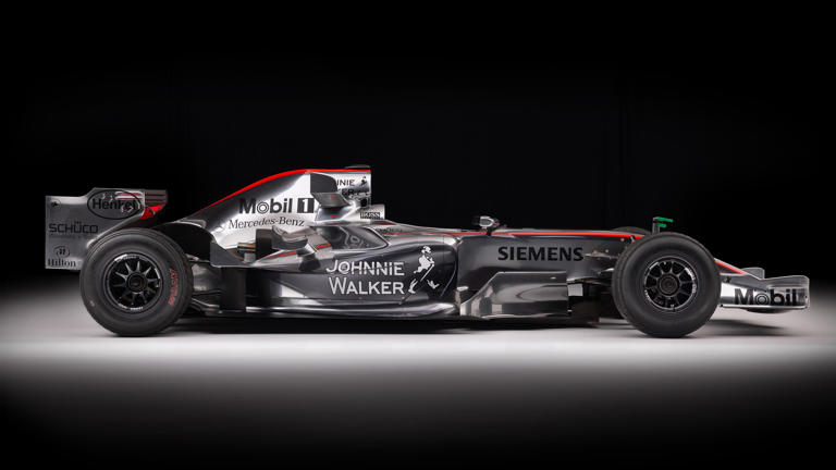 This McLaren MP4-21 was Lewis Hamilton’s first F1 test car, and it ...