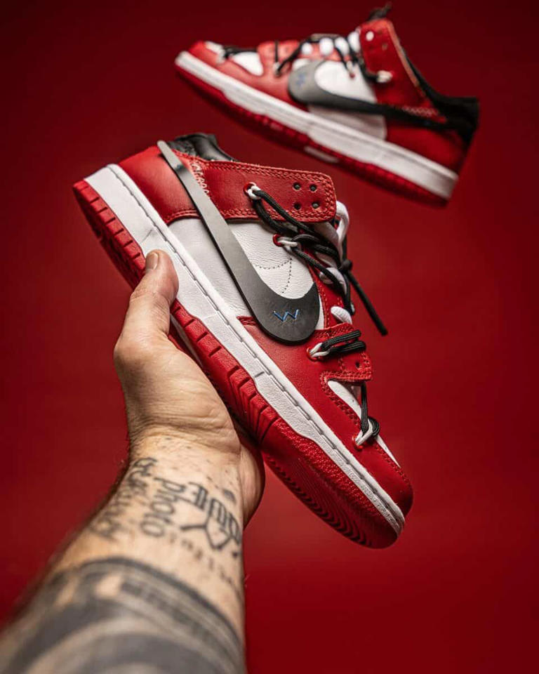ノース OFF WHITE AIR JORDAN 1 DUNK SB wtaps This Off-White x Nike SB Dunk Low “Chicago” Costs $400