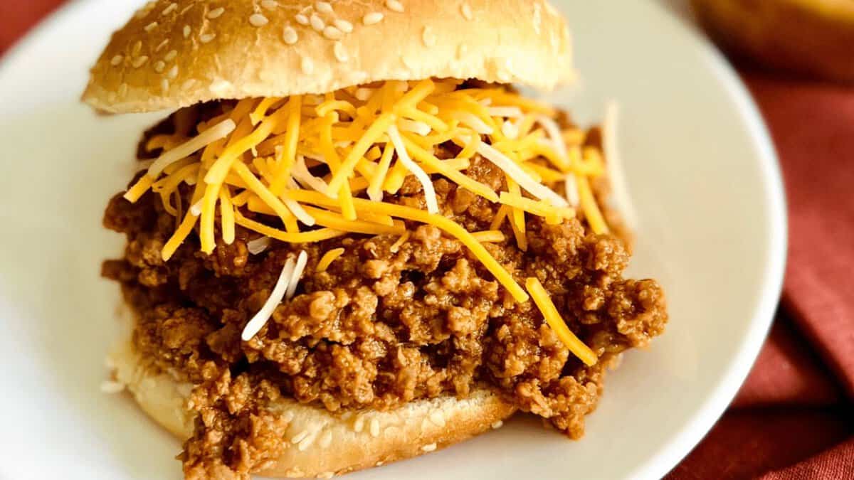 14 Easy Ground Beef Recipes for Exhausted Cooks - 5 Ingredients or Less!