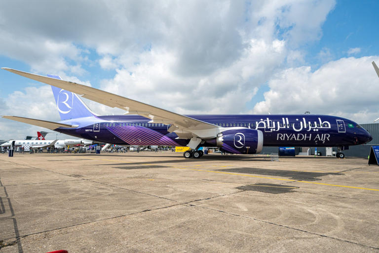 RIYADH Air 2025年START /Boeing787 サウジアラビア Riyadh Air Delays Launch to Q4 2025 Amid Ongoing Boeing 787
