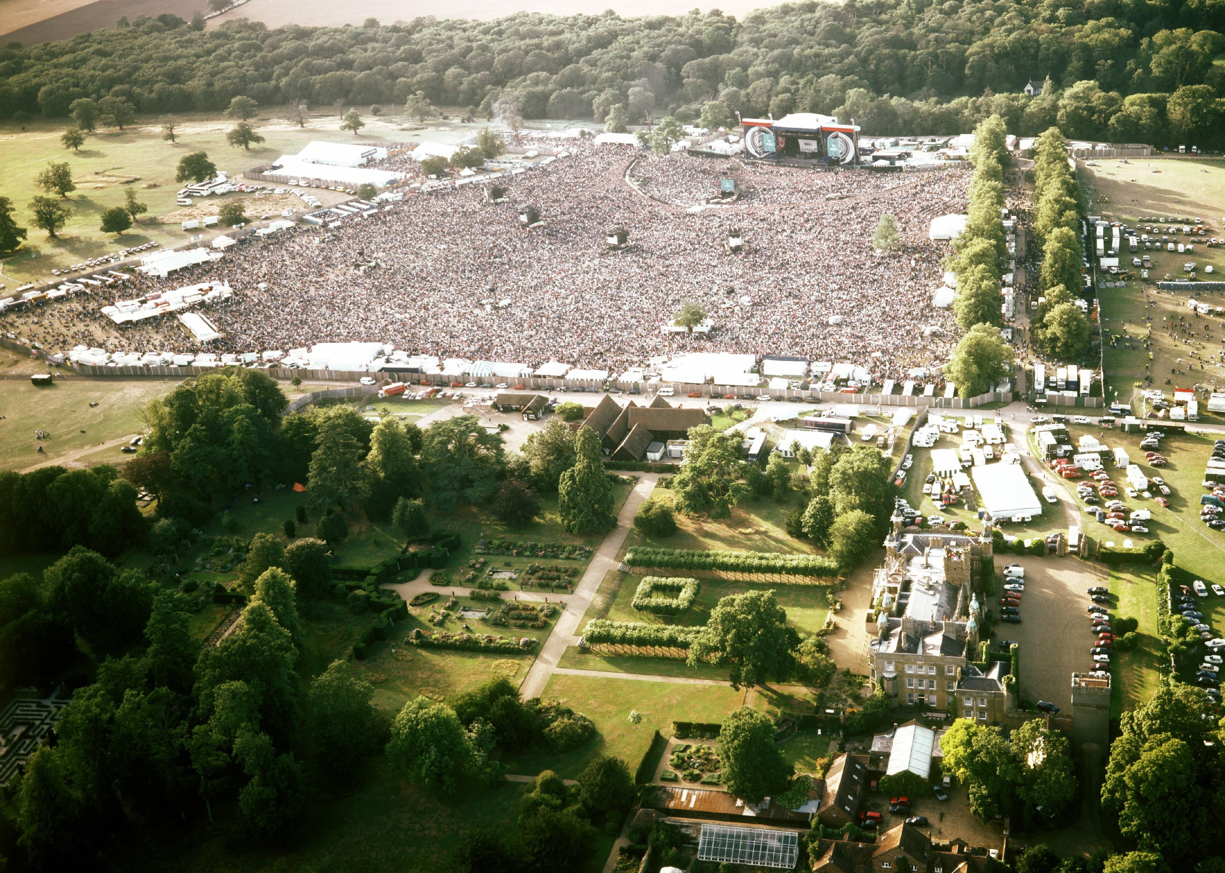 <p>Rock band Oasis was coming off the successful sophomore album "(What's The Story) Morning Glory?" when they headlined this outdoor music festival. They broke local attendance records by playing to an estimated 125,000 people per night over the course of two shows. Band member Noel Gallagher later said the years that <a href="https://www.radiox.co.uk/artists/oasis/10-facts-about-oasis-at-knebworth-1996/">followed were like a "comedown"</a> from this event.</p>