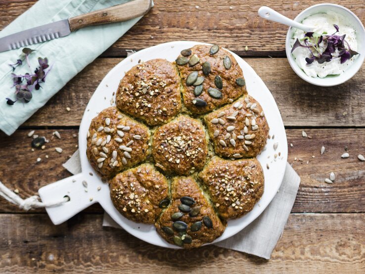 Perfektes Low-Carb Frühstück: Knusprige Brötchensonne mit Geheimzutat