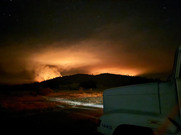 Oregon wildfires: Brush fire near Eugene Airport brings level 3 evacuations