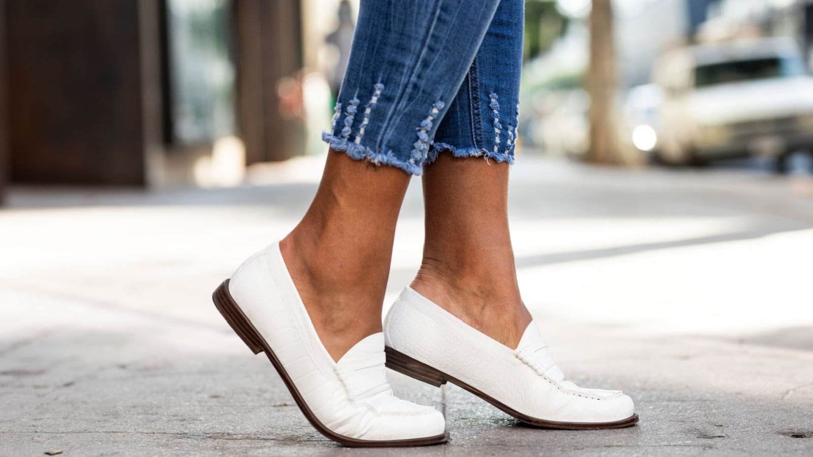 <p>If you’re planning a trip, you’re probably wondering what shoes to pack. You want to ensure your feet are comfortable and supported with all the walking you’ll do. Recently, on a platform, travelers shared their favorite shoes for exploring the city</p> <p><strong>Read more: <a href="https://www.have-clothes-will-travel.com/10-best-shoes-to-wear-on-a-city-vacation-with-tons-of-walking/" rel="noreferrer noopener">10 Best Shoes to Wear on a Vacation with Tons of Walking</a></strong></p>