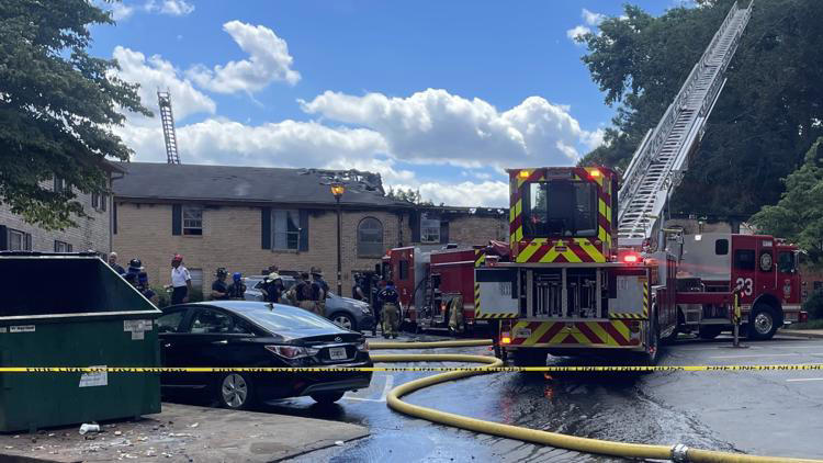 Crews extinguish large fire at DeKalb County condo complex