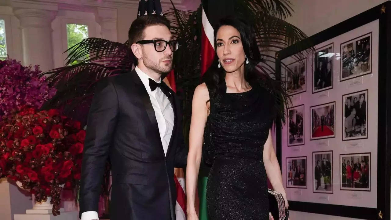 Political Power Couple: Clinton Aide Huma Abedin Gets Engaged To George ...