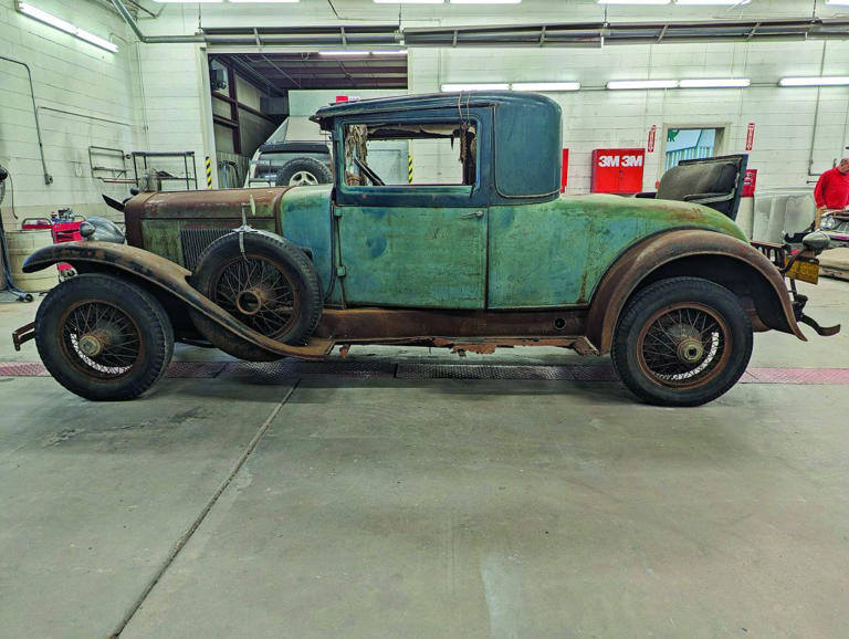 Sealed In A Connecticut Barn For 80 Years, This 1929 La Salle Model ...