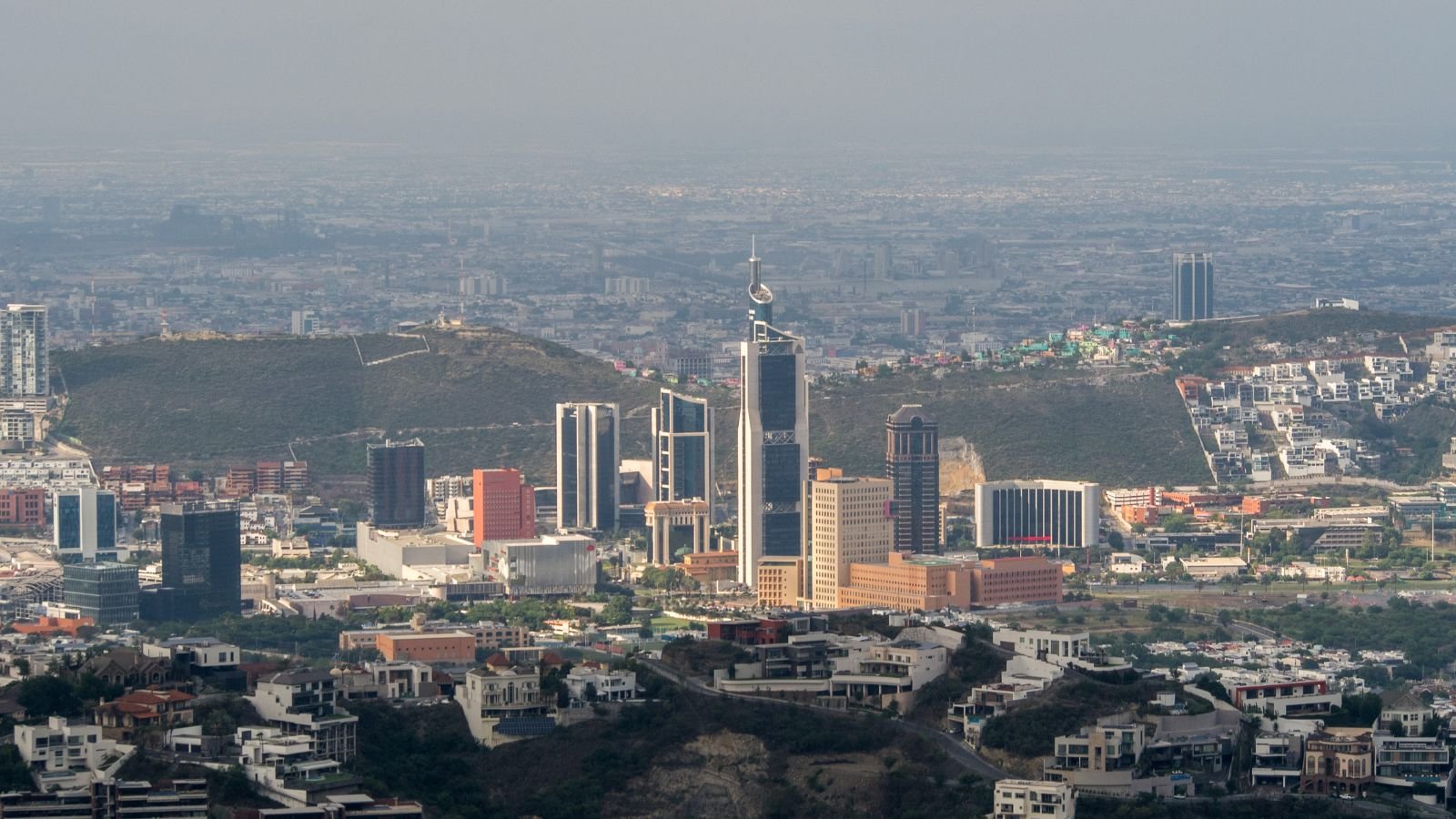 <p>Monterrey is Mexico’s third-largest city and second-most important economic hub. The city attracts expats seeking career opportunities. Its proximity to the U.S. border makes it popular among American expatriates. With <a href="https://www.unipage.net/en/universities/monterrey#:~:text=This%20article%20provides%20valuable%20information,making%20a%20well%2Dinformed%20decision." rel="noopener">over 40 universities</a>, it has a significant English-speaking population. The city is surrounded by the Sierra Madre Oriental mountains, offering plenty of scope for outdoor enthusiasts. Despite being a major city, Monterrey provides a quieter lifestyle to tourist hotspots.</p>