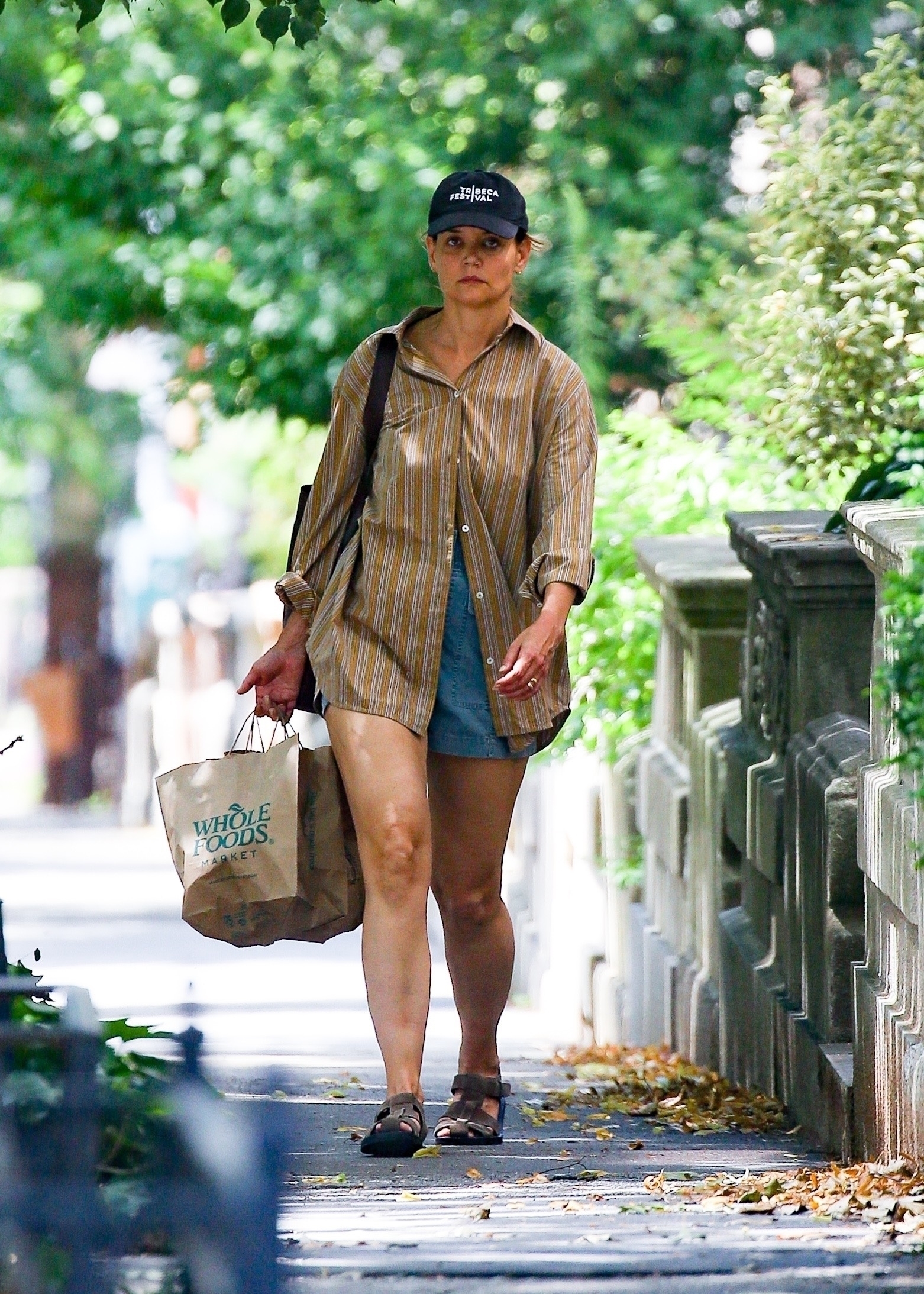 Katie Holmes Casually Endorses The 'Big Shirt Summer' Trend