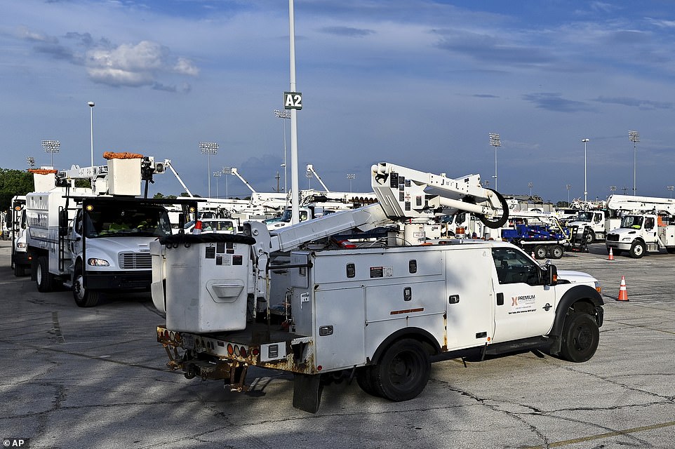 Over 1M Texans Remain Without Power Three Days After Hurricane Beryl