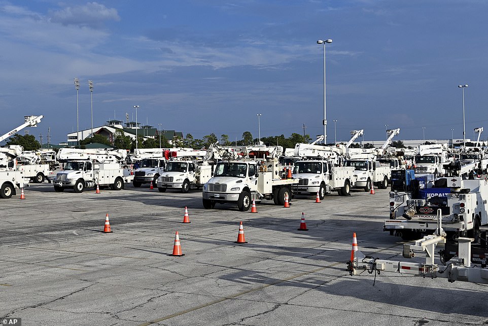 Over 1M Texans Remain Without Power Three Days After Hurricane Beryl