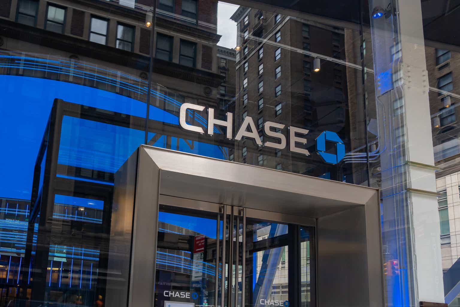 Chase Q2 earnings fall short as provision for credit losses climbs