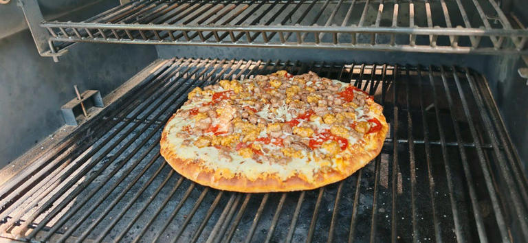 Frozen pizza on traeger hotsell