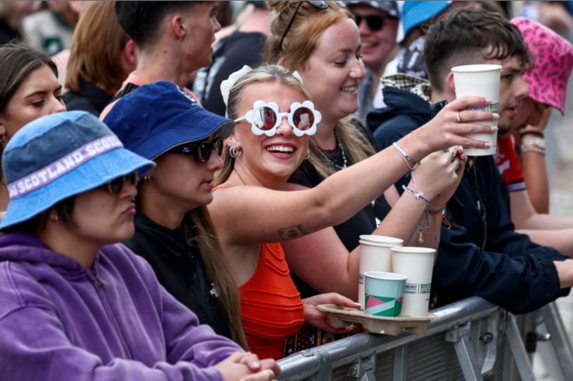 TRNSMT Revellers Wear Extra Layers As Stars Get Dolled Up Behind The ...