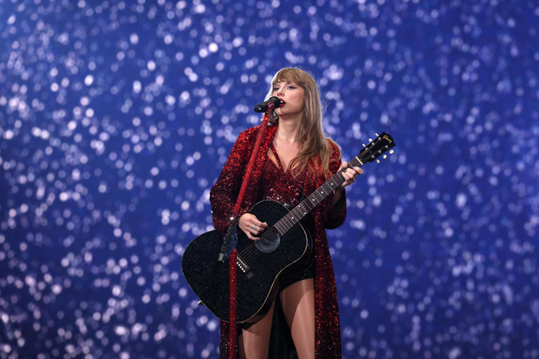 AMSTERDAM, NETHERLANDS - JULY 05: (EDITORIAL USE ONLY AND NO COMMERCIAL USE AT ANY TIME. NO USE ON PUBLICATION COVERS.) Taylor Swift performs onstage during "Taylor Swift | The Eras Tour" at Johan Cruijff Arena on July 05, 2024 in Amsterdam, Netherlands. (Photo by Aldara Zarraoa/Getty Images for TAS Rights Management) ORG XMIT: 776166112 ORIG FILE ID: 2160782996