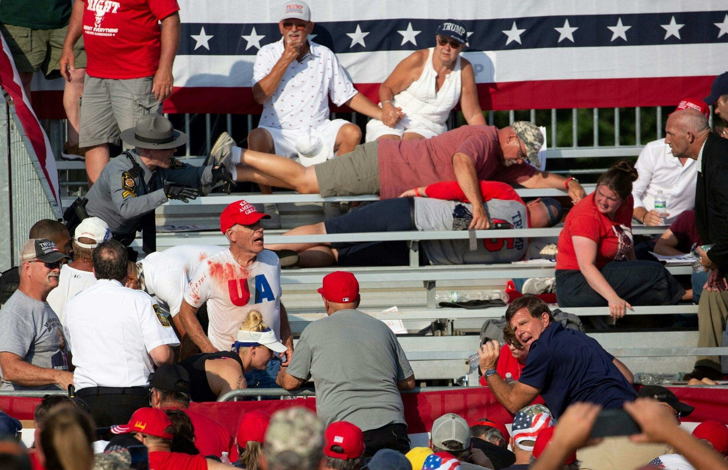 Photos: Bloodied Trump Rushed Off Stage After Assassination Attempt At ...