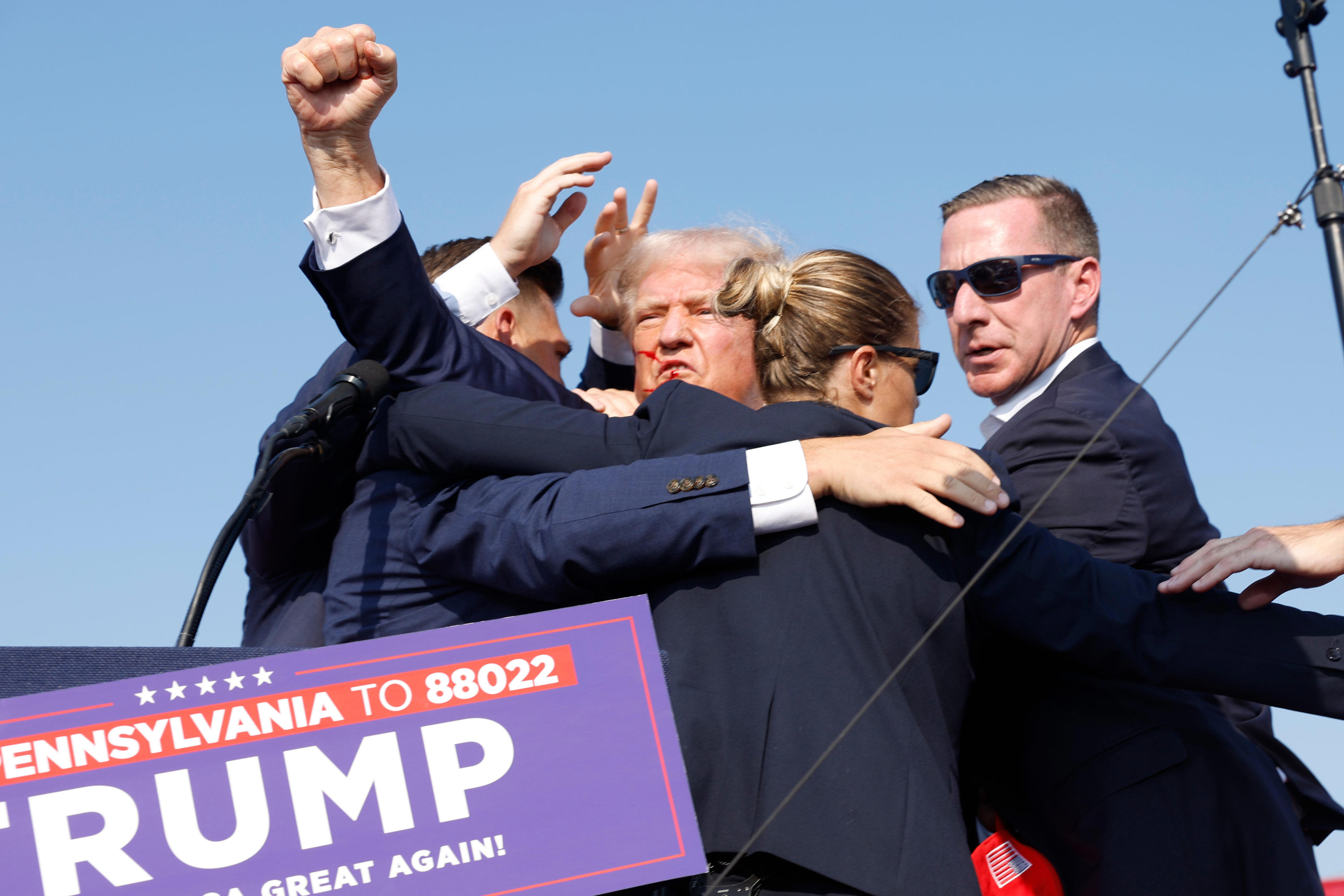 Photos: Bloodied Trump Rushed Off Stage After Assassination Attempt At ...