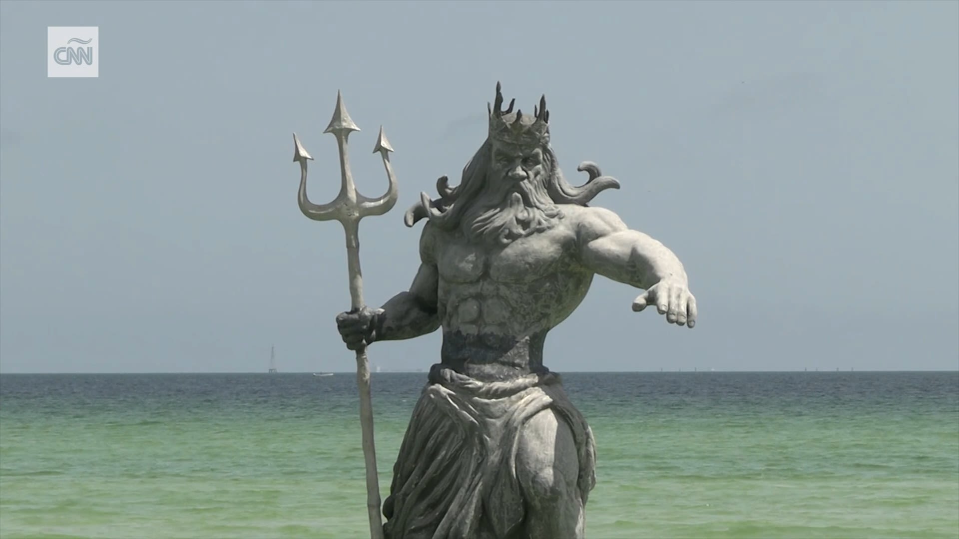 Esto Sabemos Sobre La Clausura De La Estatua De Poseidón En Una Playa ...