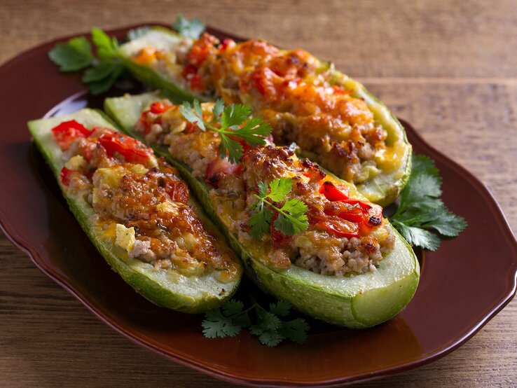 Gefüllte Zucchini mit Hackfleisch – so gut schmeckt Low Carb!