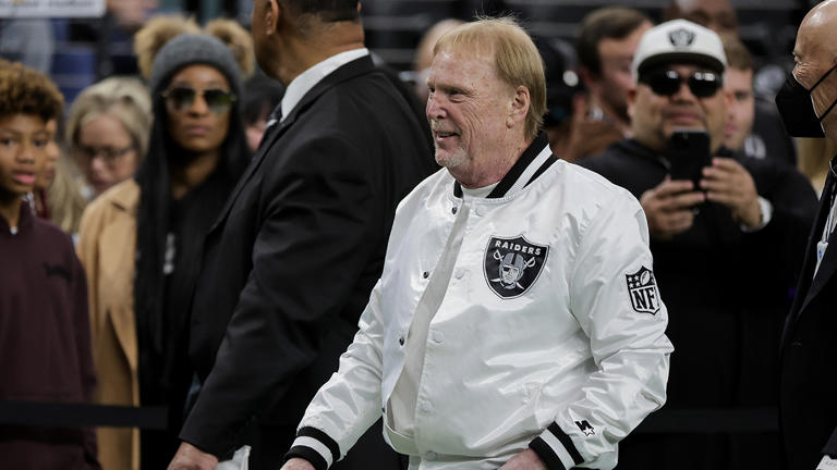 Ex-GM Says Mark Davis Needs to Give 'Blank Check' to 3-Time Pro Bowl QB