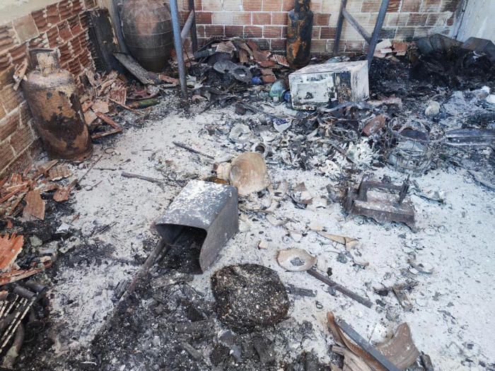 αποκαρδιωτικές εικόνες μετά τη φωτιά στη σέριφο: μεγάλη οικολογική καταστροφή και ζημιές