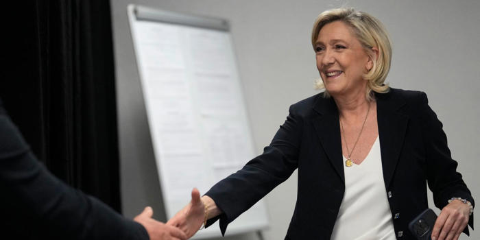 högerpopulistiska nationell samling störst i franska valet
