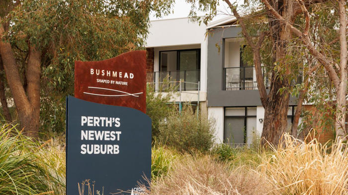 average australian house price hits almost $800,000