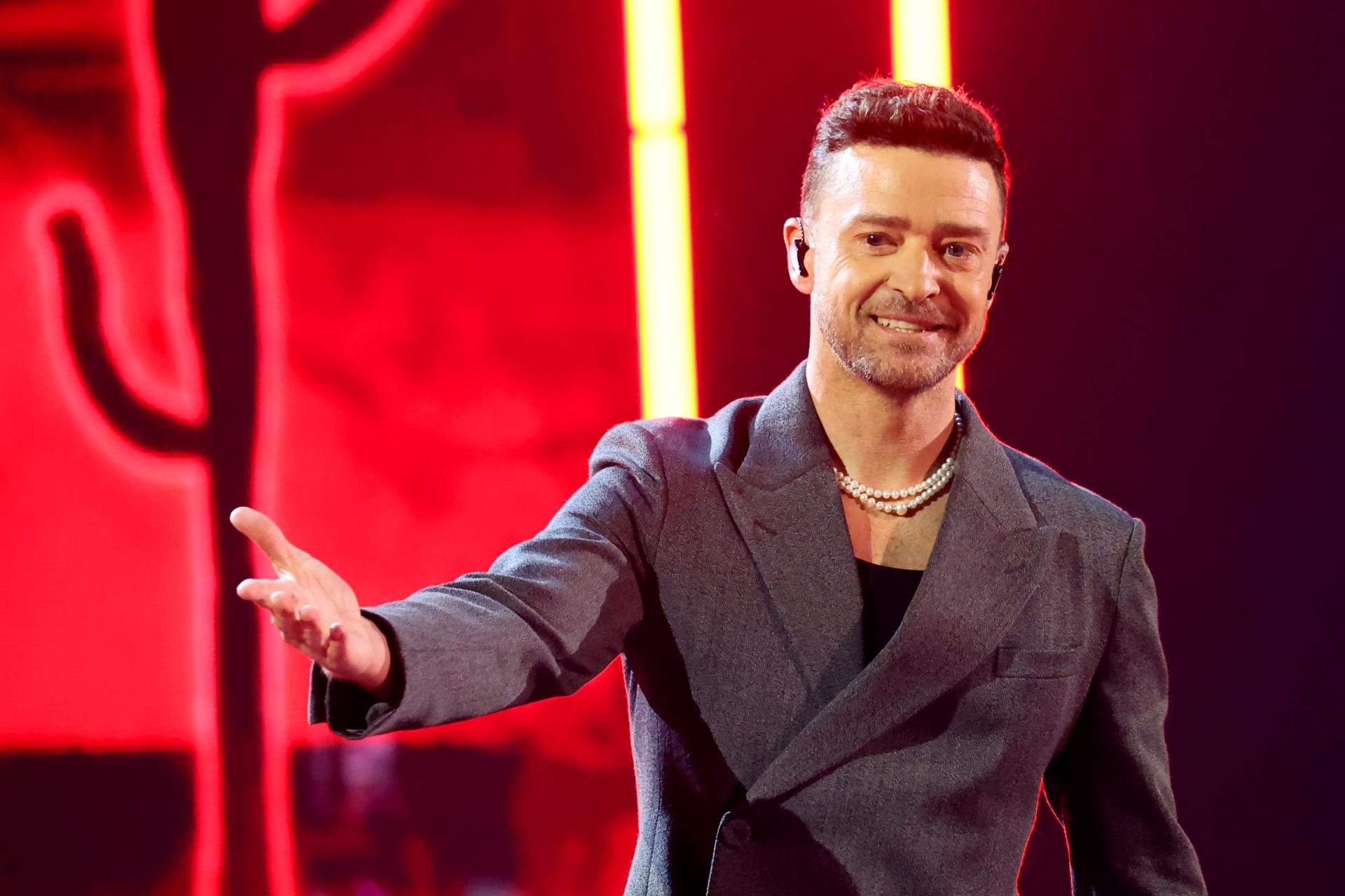 Justin Timberlake Jokes About DWI Arrest During Boston Show