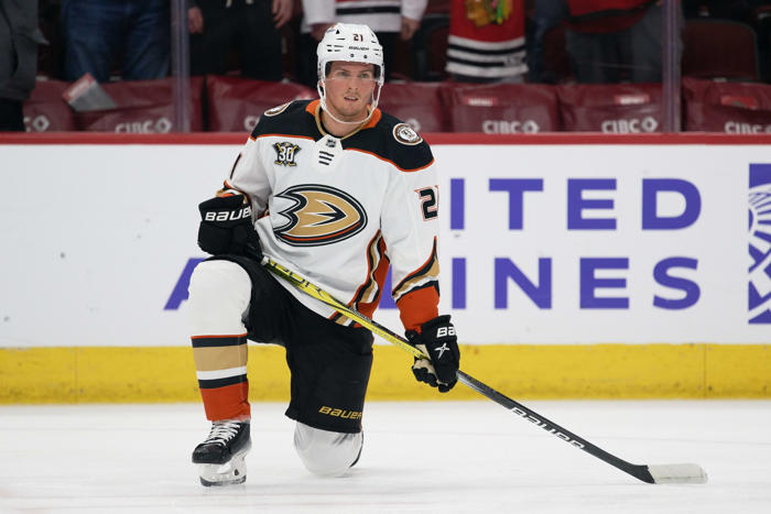 ducks sign isac lundestrom to a one-year extension