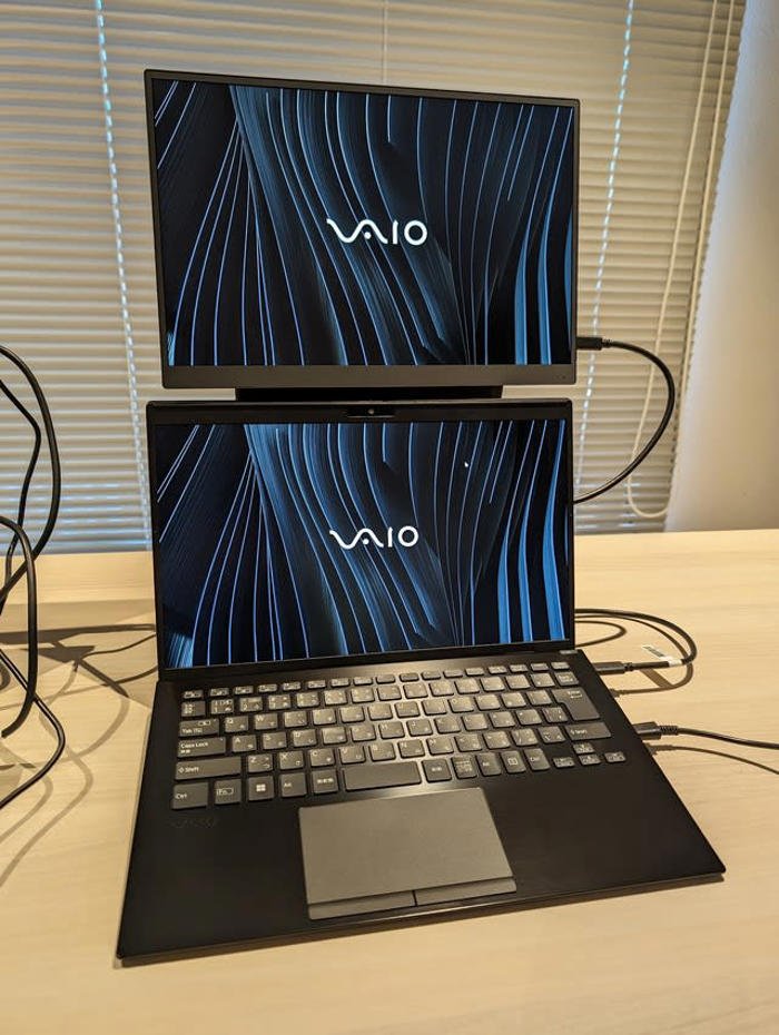 vaioが世界最軽量モバイルディスプレイ『vaio vision+ 14』発表。カーボン立体成型で超薄堅牢、縦デュアル対応スタンド兼カバー付属