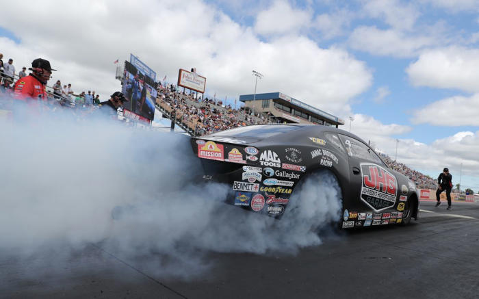 nhra norwalk results, updated points: antron brown gets 60th career top fuel win
