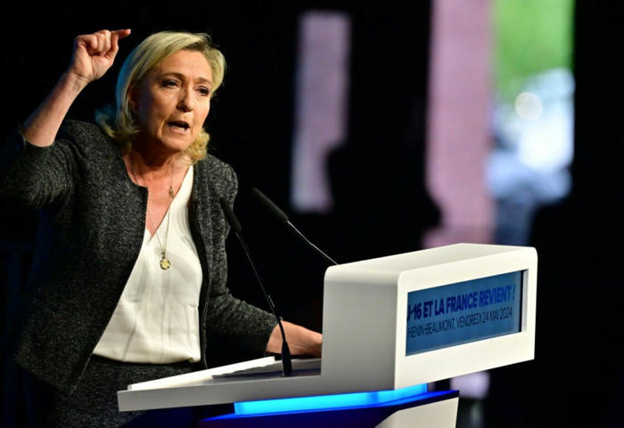 εκλογές στη γαλλία: κοντά στην απόλυτη πλειοψηφία ο ακροδεξιός εθνικός συναγερμός της λεπέν