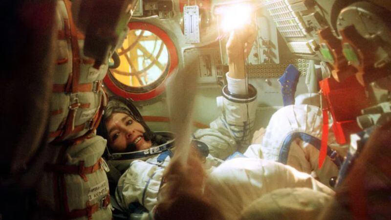 ¿un oscuro secreto en el espacio? la astronauta francesa que habló de ovnis cuando se intentó suicidar