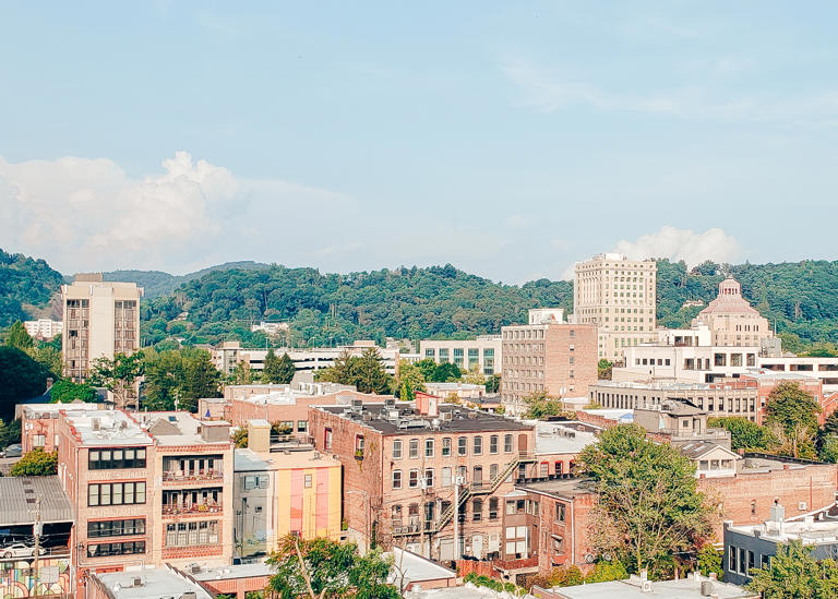 Asheville is one of our favorite cities in the USA, and this itinerary for a weekend in Asheville comes from a collection of several trips we’ve taken and includes our favorite things we’ve done. Tucked in the North Carolina mountains, Asheville is a perfect city for just about anyone to visit. It has a lively...
