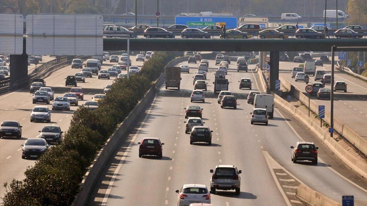 madrid multará cada día a 1.400 coches sin etiqueta ambiental a partir de este lunes: consulta las restricciones