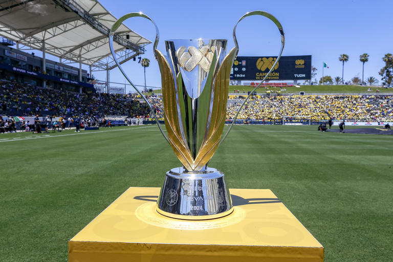  Trophy of Super Copa MX during the game between America and Tigres UANL as part Super Copa MX, Liga BBVA MX match, at the Dignity Health Sports Park, Stadium, on June 30, 2024 in Los Angeles, California, United States.