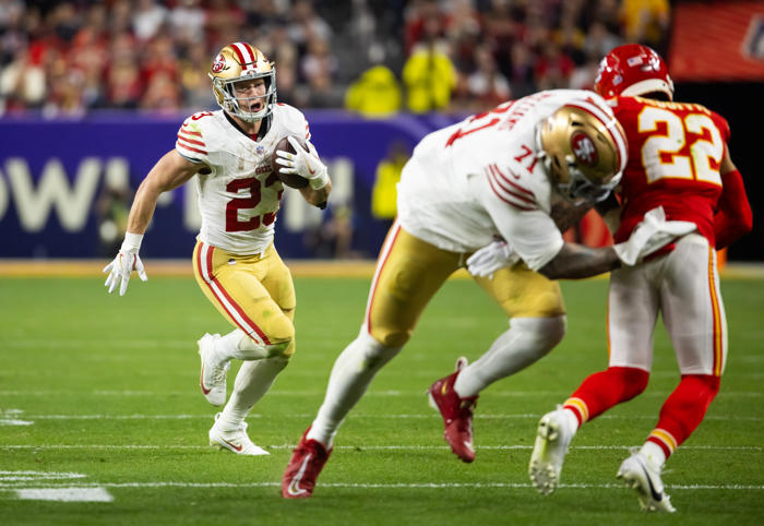 report: san francisco 49ers plan to use star less after signing him to extension