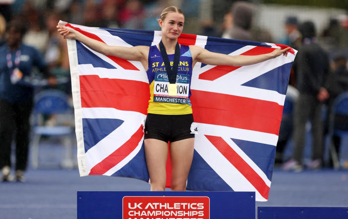 phoebe gill, 17, qualifies for olympics after stunning 800m display