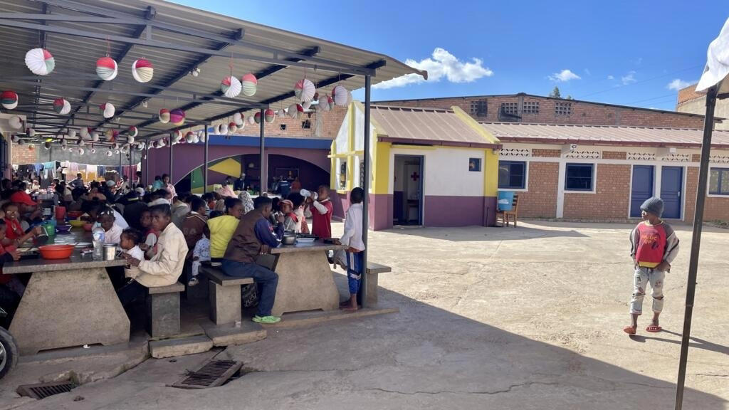 madagascar: à antananarivo, «l’autre monde» d’un centre pour sans-abris, de la rue à la réinsertion
